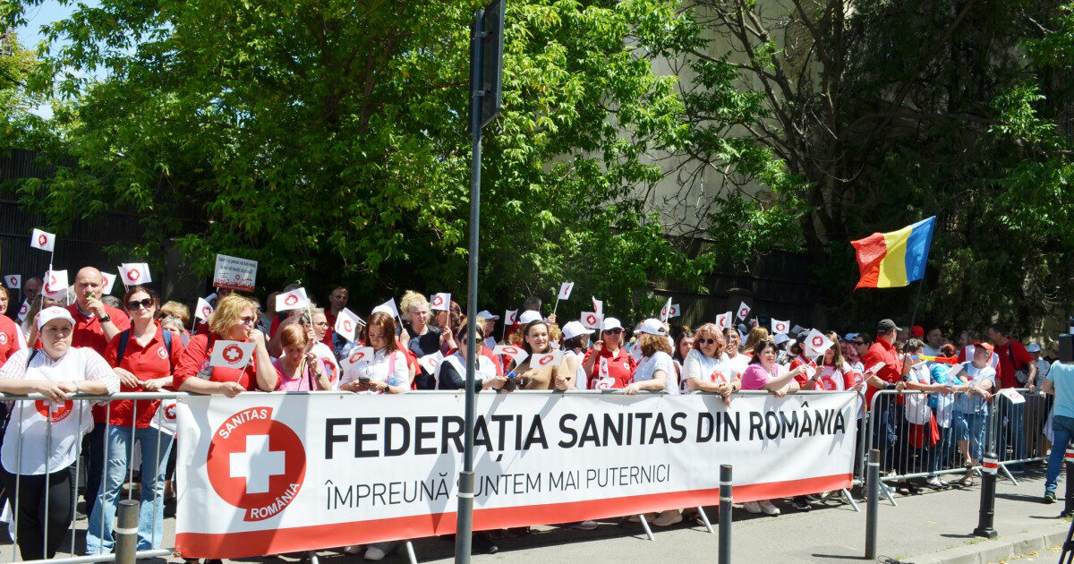Sănătatea, în stradă: Proteste față de noua lege a salarizării. „Am fost Cenușăreasa”