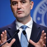 Nazare: România are nevoie de decizii responsabile, dincolo de scandaluri