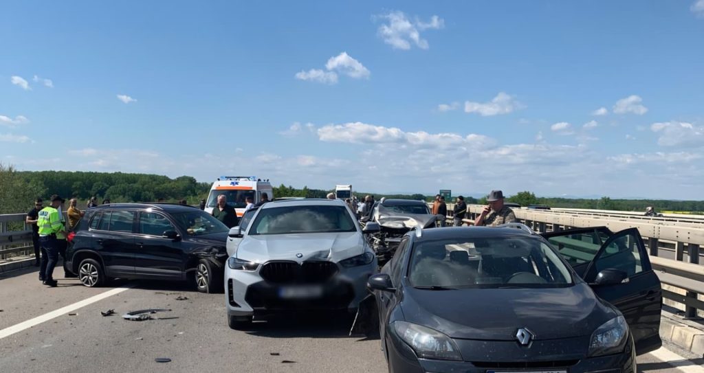 Blocaj major pe A3: Șapte mașini, implicate într-un accident grav