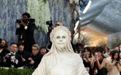HEIDI KLUM, transformare șoc la MET Gala 2026: Îmbrăcată ca Fecioara Maria?