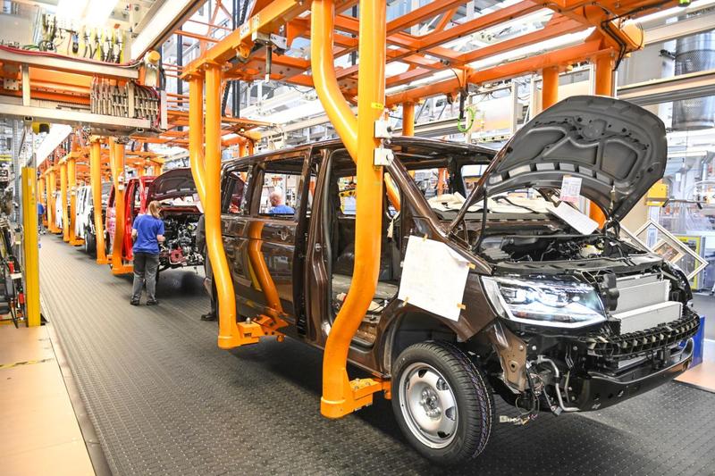 Milioane de automobile dispar: Producția auto părăsește Vestul EUROPEI