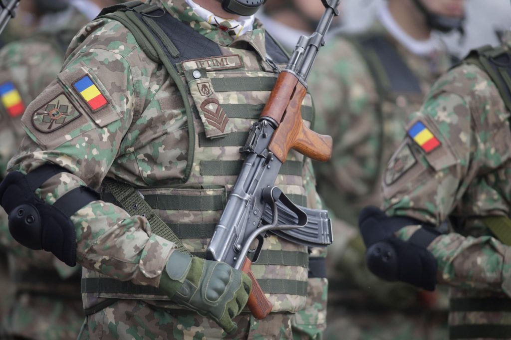 Serviciul militar obligatoriu: Ce state europene mai obligă tinerii? România, la ce prevede legea