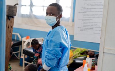 Ebola: OMS avertizează, focarul din Africa se poate extinde fulgerător