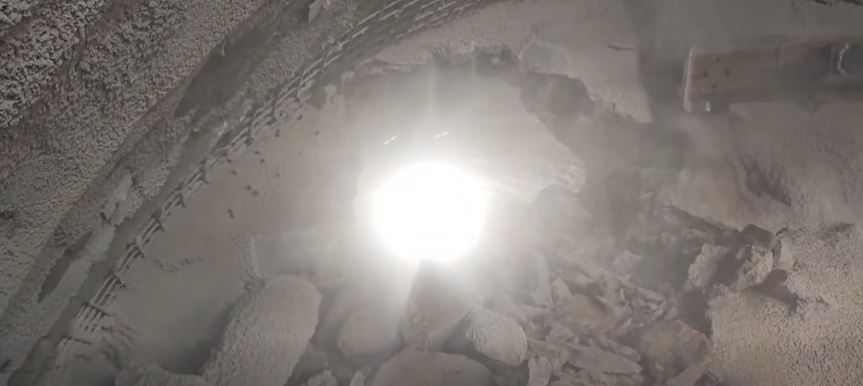 Autostrada Sibiu-Pitești: Tunelul Robești, străpuns. Urmează etape critice