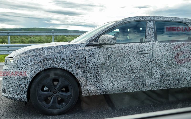 Dacia Striker, surprinsă pe șoselele din România: Primele imagini!
