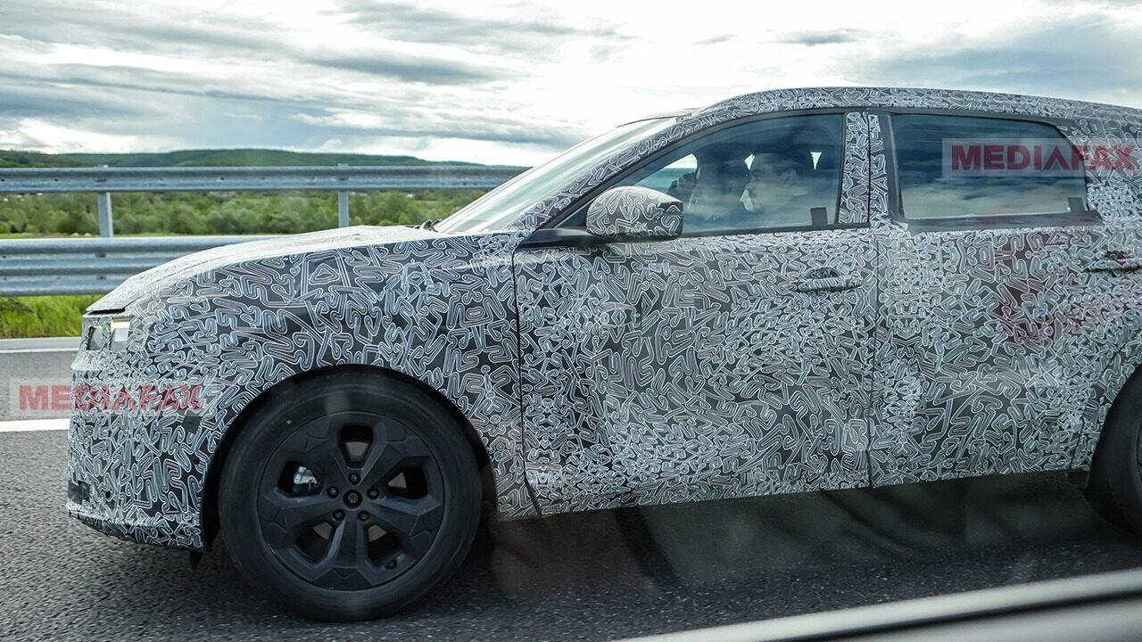 Dacia Striker, surprinsă pe șoselele din România: Primele imagini!