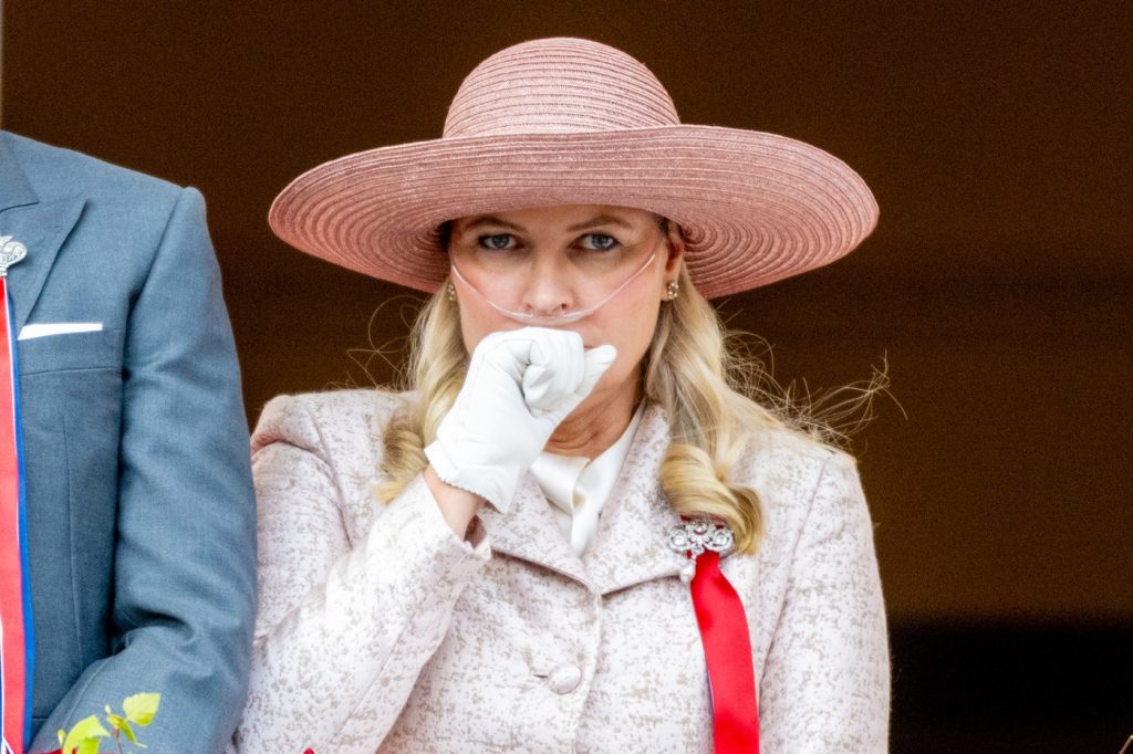 Prințesa Norvegiei, Mette-Marit, pe lista de transplant pulmonar