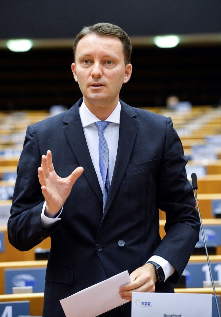 PNL, USR, UDMR îl propun pe Mureșan premier