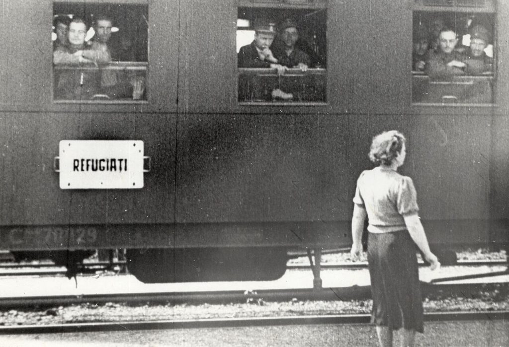 Țărani basarabeni atacă armata română în retragerea Armatei Române Acest titlu are 69 de caractere