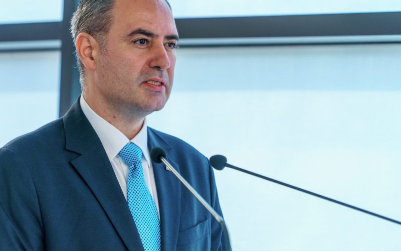 Nazare la Finanțe: România riscă retrogradarea în luni critice