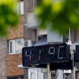 Caniculă Roșie Extinsă! Furtuni Ajung în Zone Cruciale