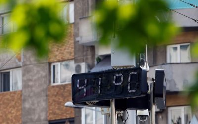Caniculă Roșie Extinsă! Furtuni Ajung în Zone Cruciale