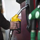 Carburanți în foc: Plafonarea, discuție aprinsă la Parlament