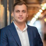 Dan Stănică: Românii cumpără calculat, dar investesc în tehnologie