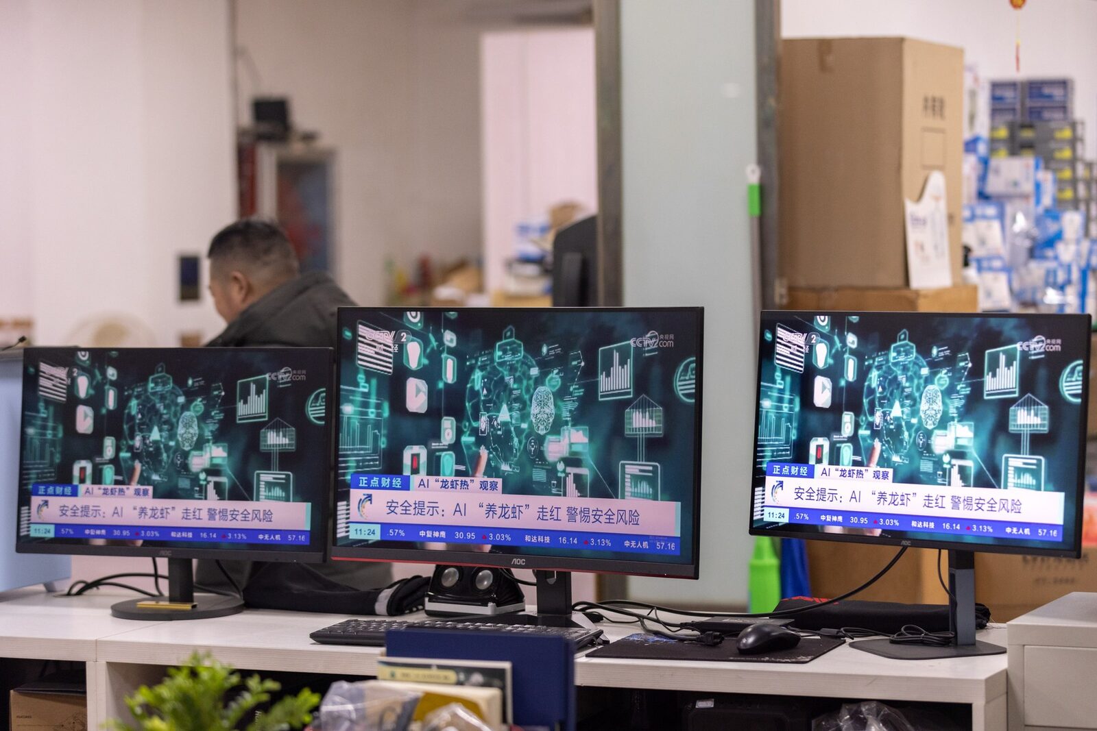 AI-ul dă afară 90% din locuri de muncă! China lansează atacul