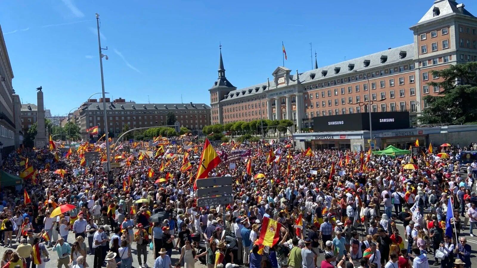 Spaniolii Uimiți: Românii Pleacă Masiv, El Pais Confirmă