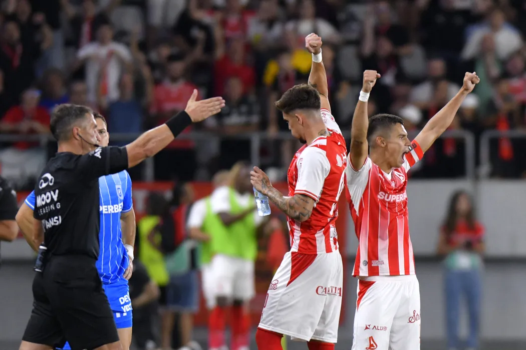 Dinamo Humiliază Craiova: 5-1 în Derby Cu VAR și Eliminare