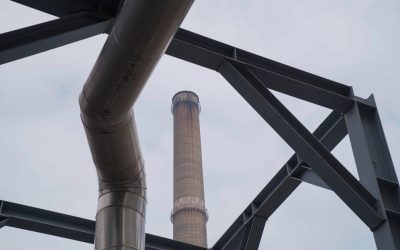 Bloc abandonat în București, fără utilități din aprilie după explozia CET