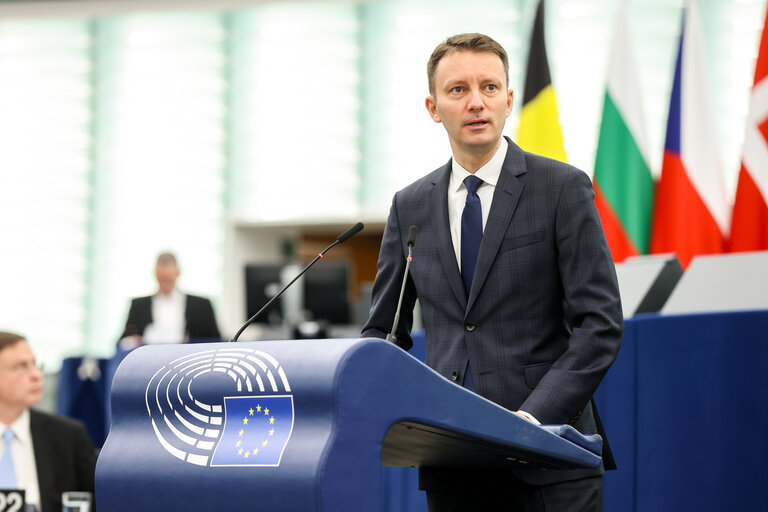 Mureșan: Guvern cu puteri depline pentru programul SAFE și 2,5 miliarde euro