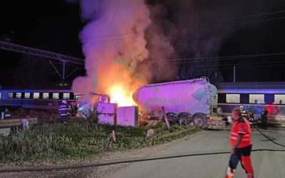Accident GRAV: Tren spre Constanța, ciocnire cu autocisternă! 200 evacuați