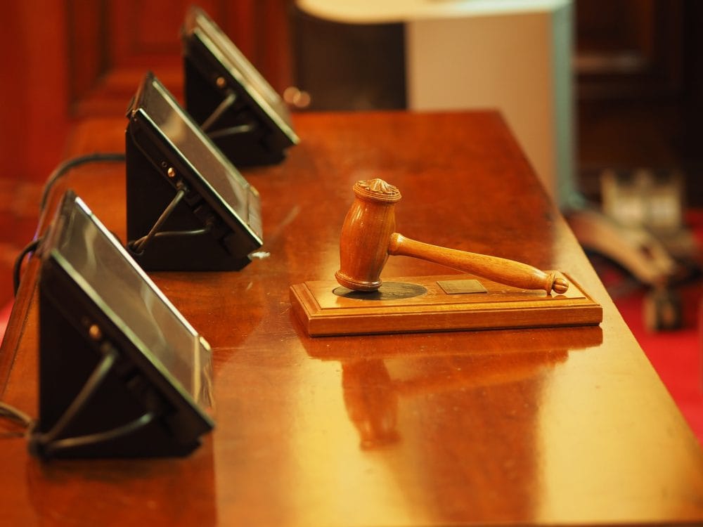 PNL: Statutul blocat la tribunal, judecătoarele cer abținere