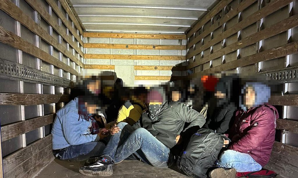 Raiduri Antrenătate: 5 Arestări în Germania și Elveția pentru Trafic de Migranți