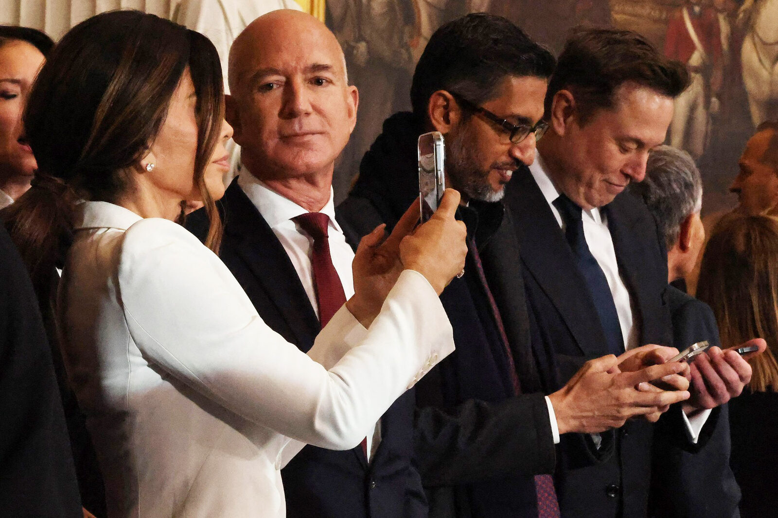 Bezos și Musk amenință planeta cu centrele de date spațiale