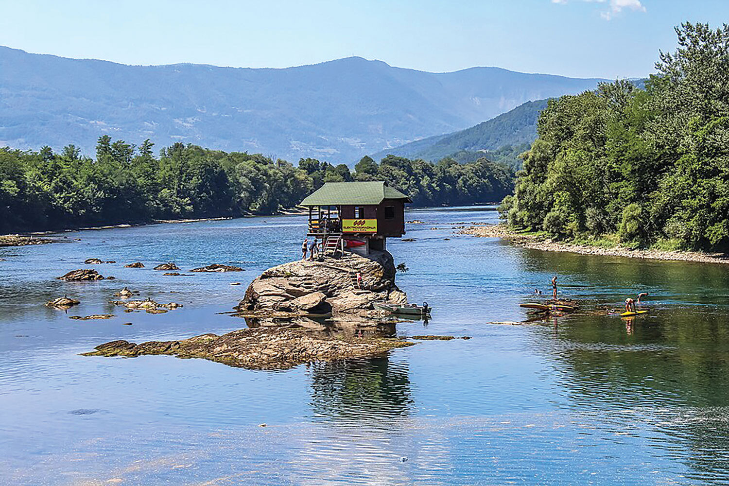 Serbia, secată de Dunăre, caută energie-n râuri și lacuri
