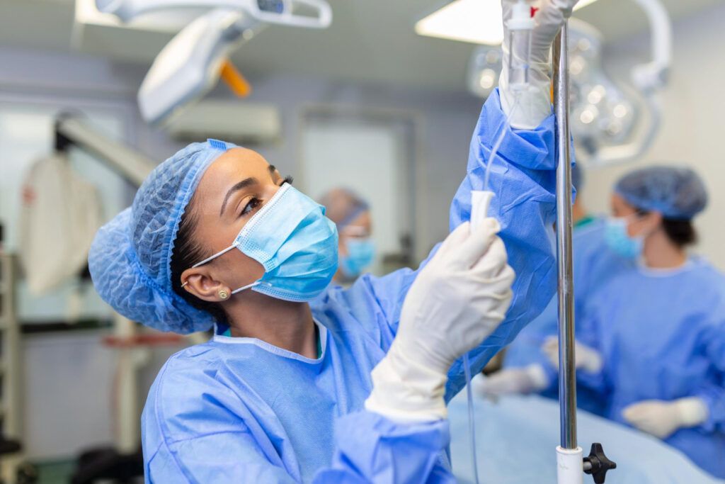 Salarii noi în Sănătate: Cât vor câștiga medicii, asistentele și infirmierele