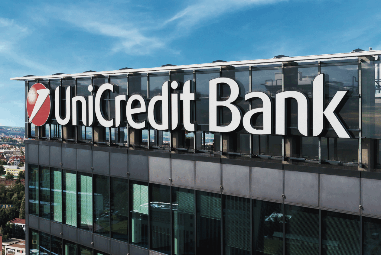 UniCredit finanțează Seatbelt Consulting via Provectus Capital