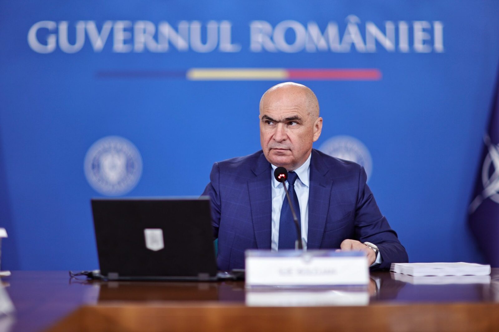 Șefii îl dau afară pe translatorul lui Trump