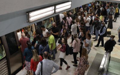Metroul, blocat pe M1 vineri dimineața, la ora de vârf