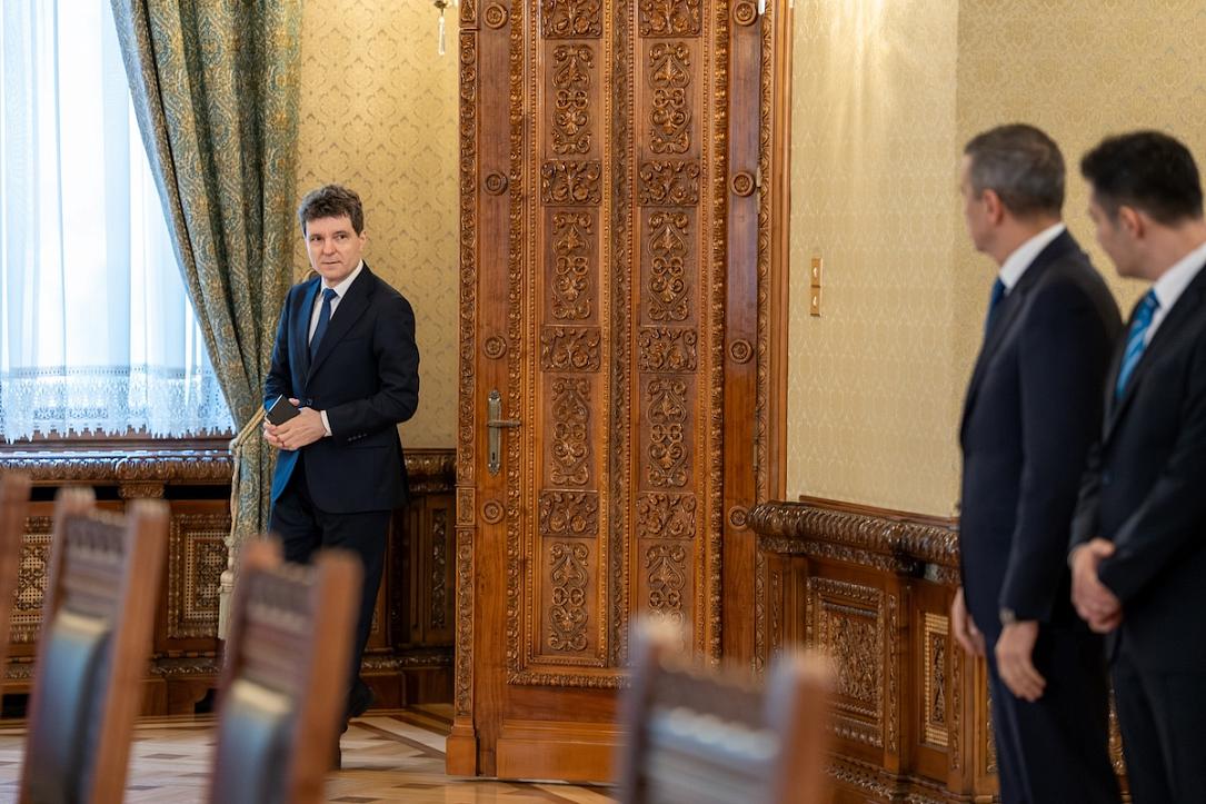 Blocaj pe Legea Salarizării: Partidele de centru, în impas