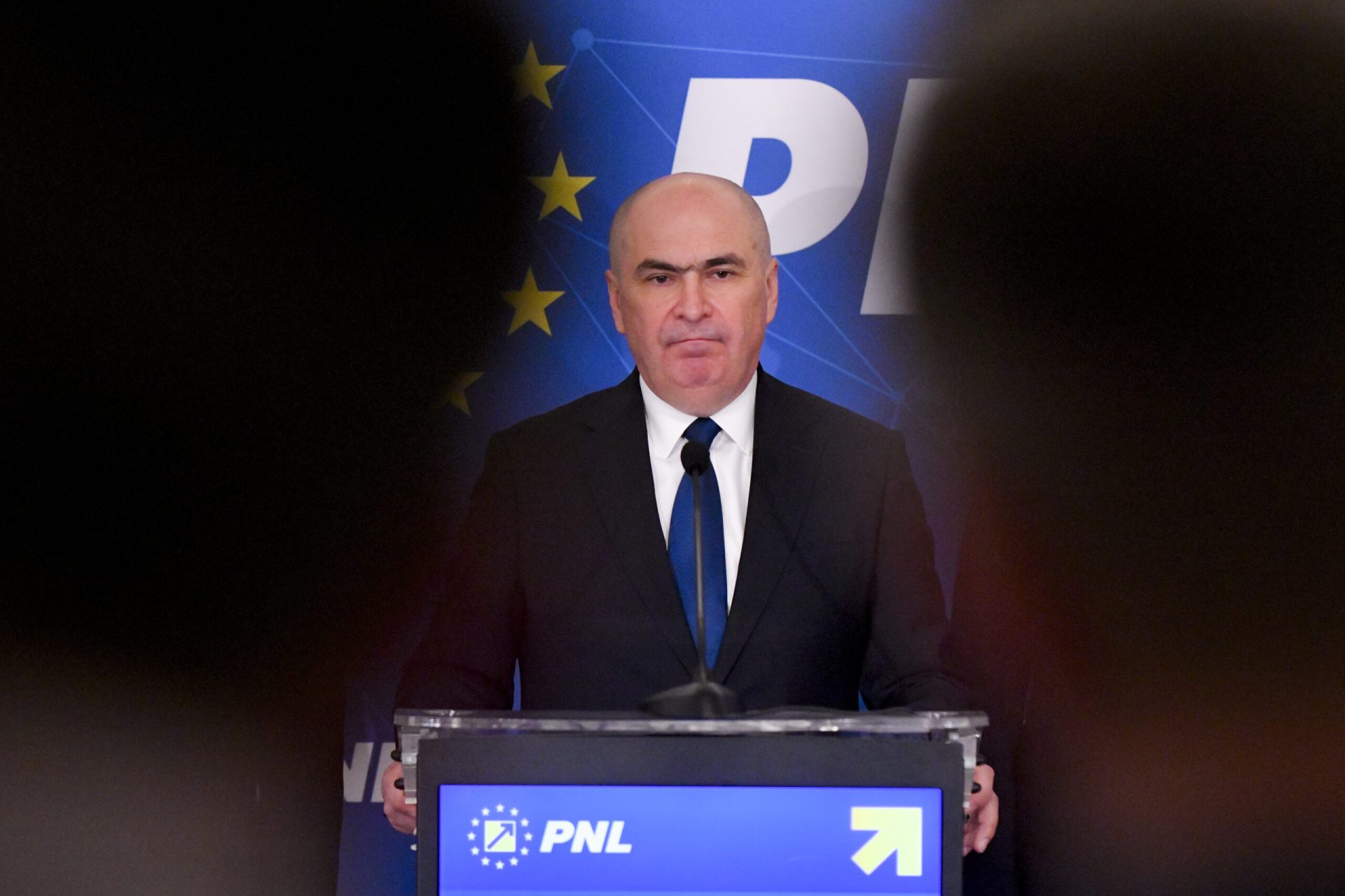 Bolojan, speranță pentru bolnavii fără medicamente: „Mai durează”