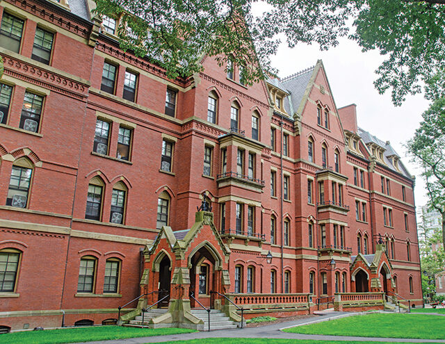 Harvard, amenințat de Trump, mută cursurile MBA în Europa