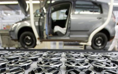 Șef, huiduit de 10.000 de angajați: Anunțul concedierilor