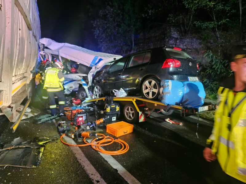 Vâlcea: Tragicul accident pe Valea Oltului blochează traficul
