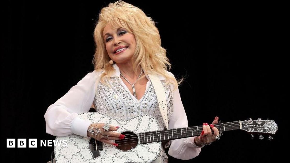 Dolly Parton, regina country, a murit la 80 de ani