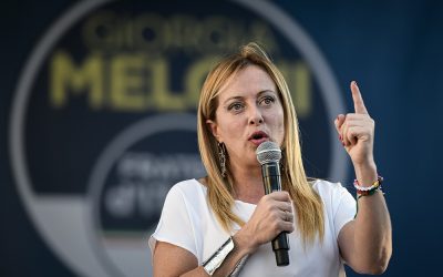 Meloni se întoarce la dreapta extremistă sub presiunea unui nou rival
