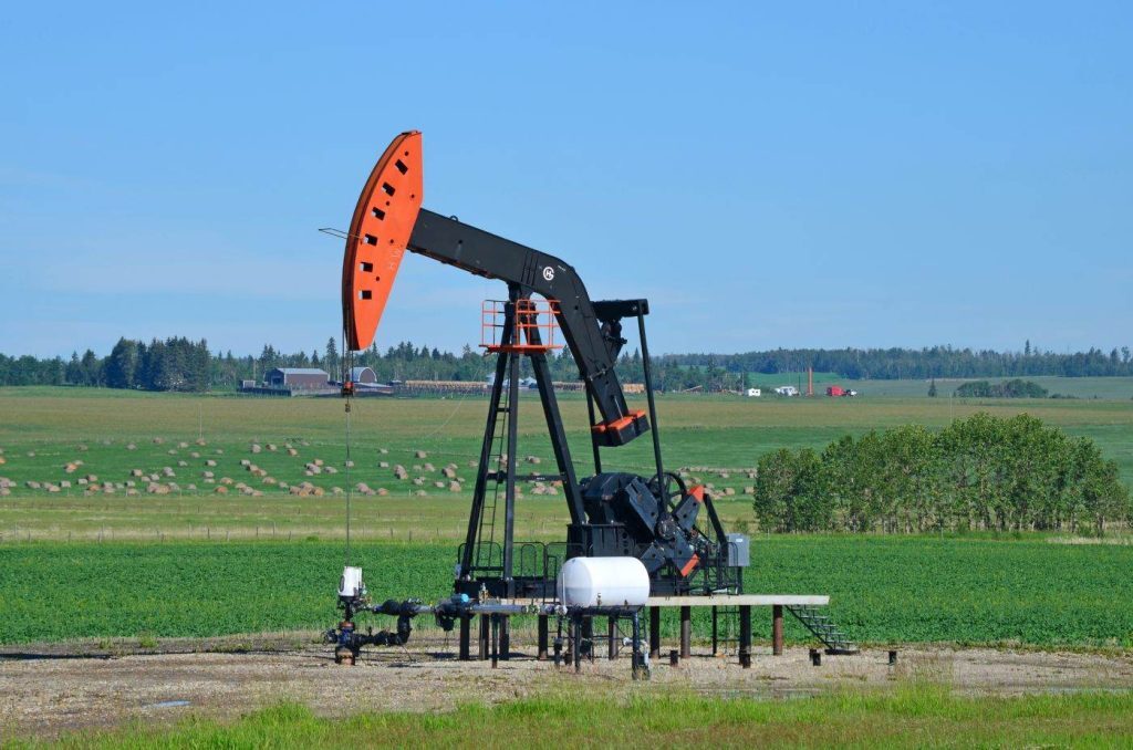 Petrolul sare pe fondul tensiunilor la Ormuz