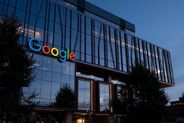 Google aruncă Pixel Watch 5 pe piața de smartwatch-uri