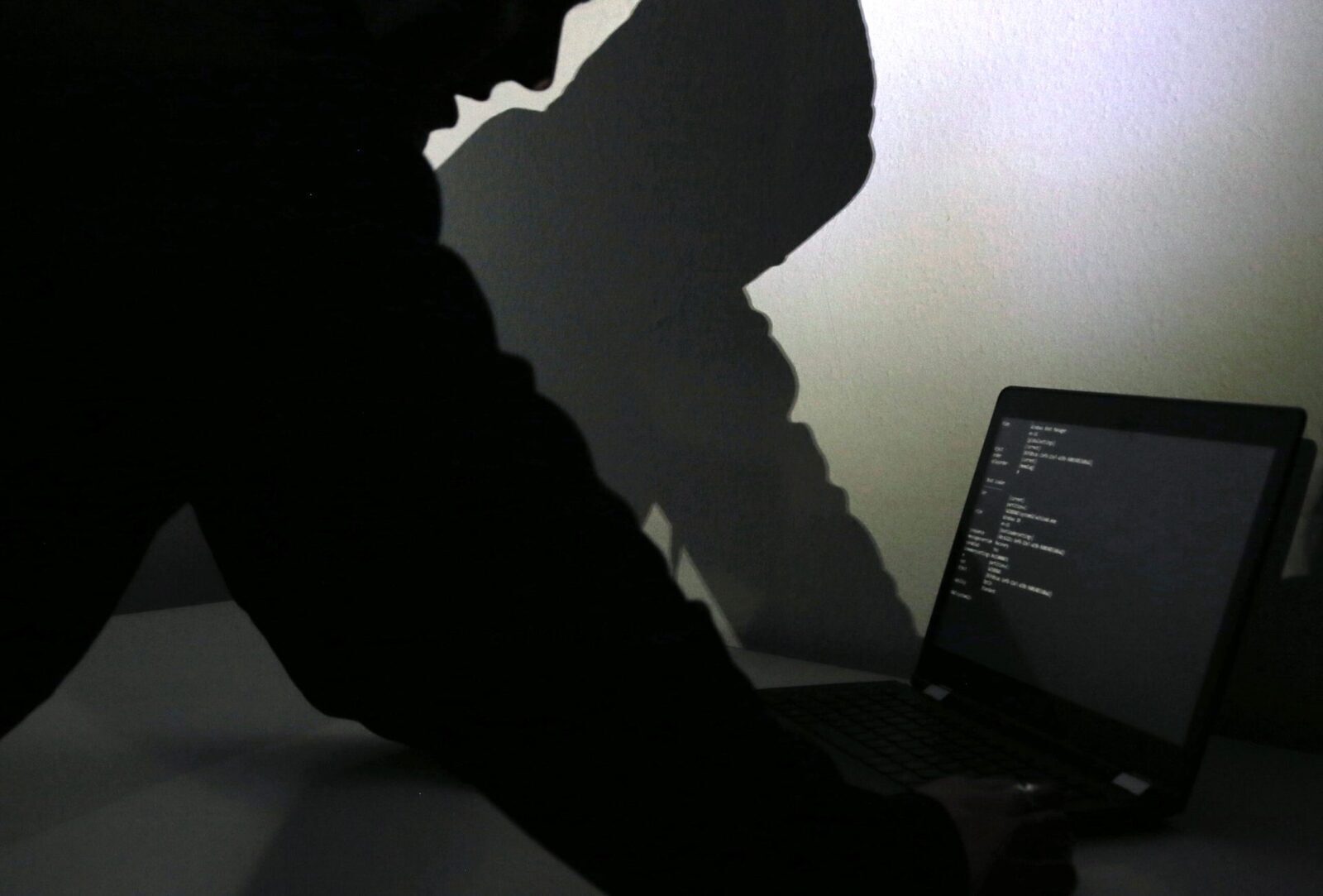 Alertă: Furnizor Energie Avertizează: Phishing cu Facturi False