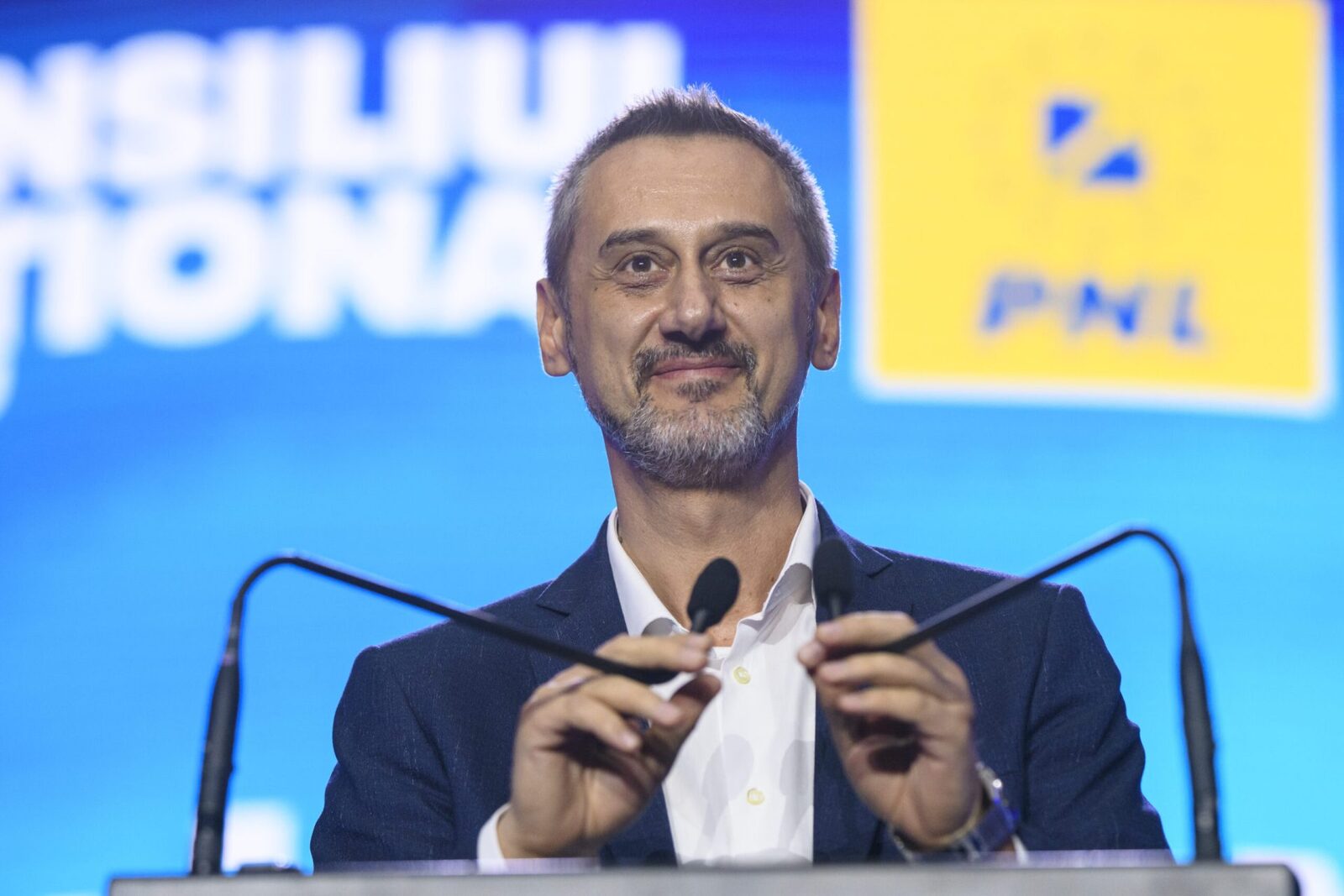 Primarul Slatinei, DE MEZZO, inculpat în dosarul Cimitirului Strehareți