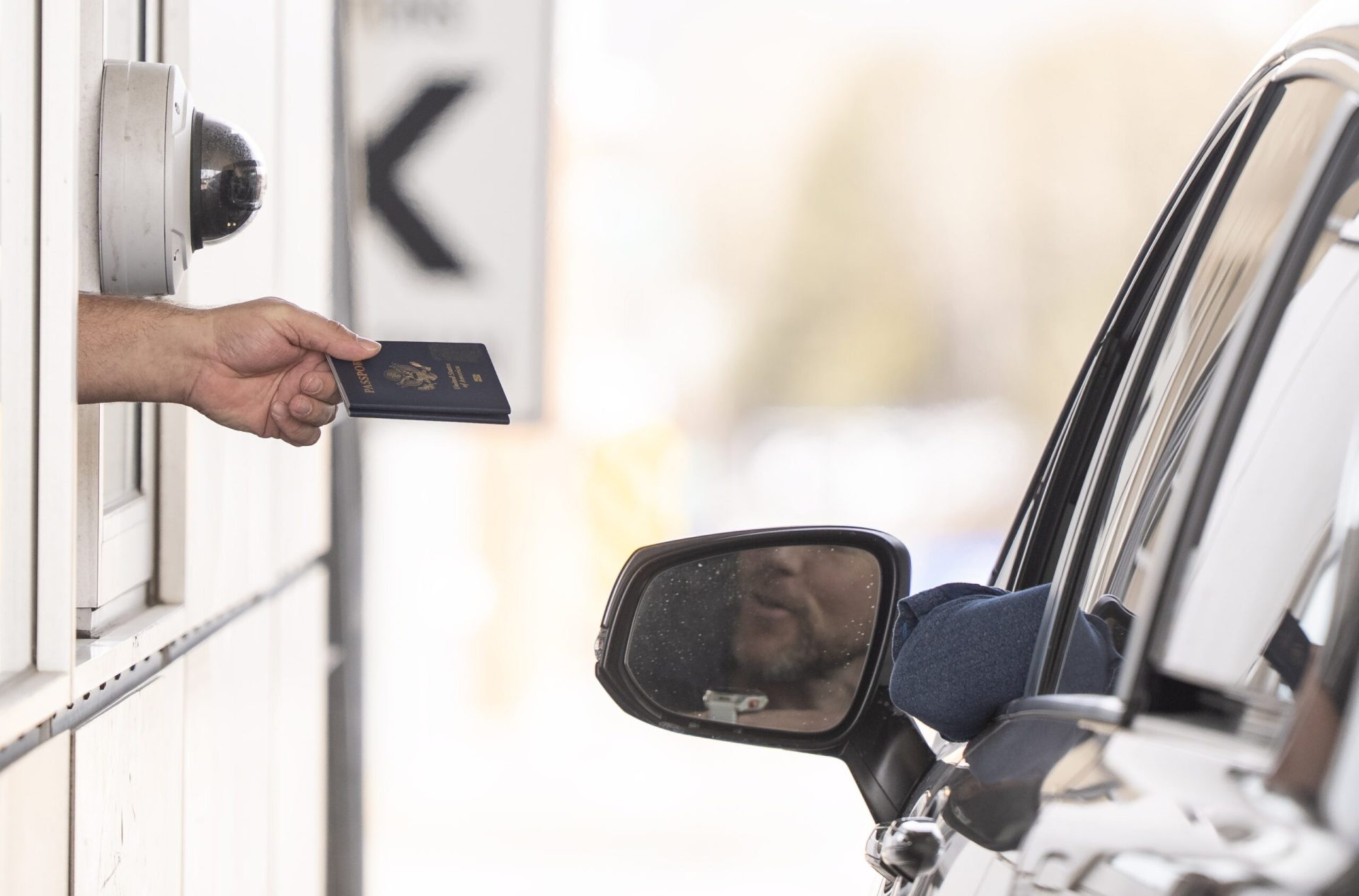 România taie accesul la țigări ieftine: 40 pachete/40 zile