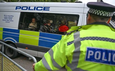 Români, închiși în Anglia după ce și-au drogat victimele