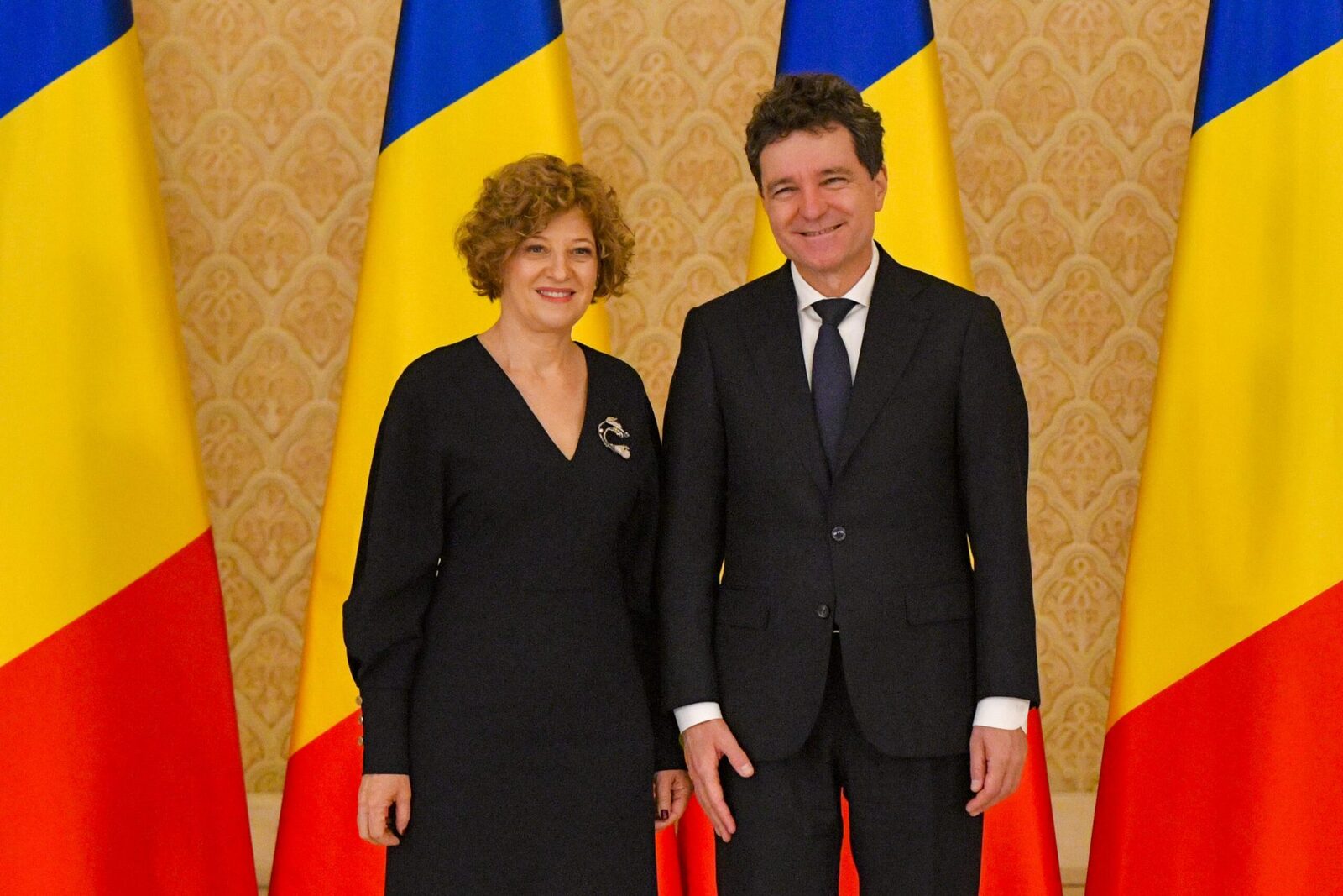 Cum distrugi România: Planul ascuns