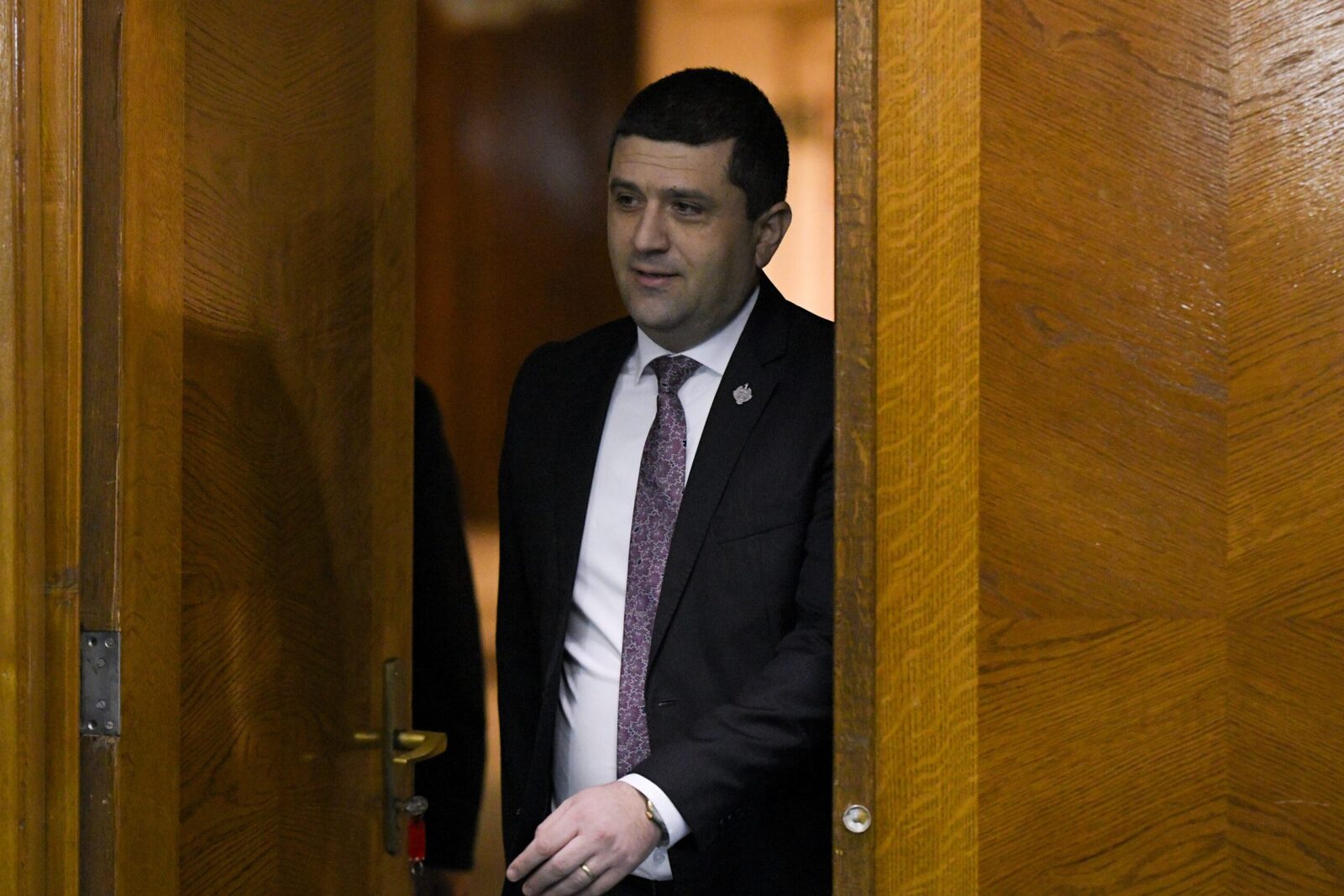 Miruță, jocul de scaune la guvernare: Premierul, dar se schimbă miniștrii