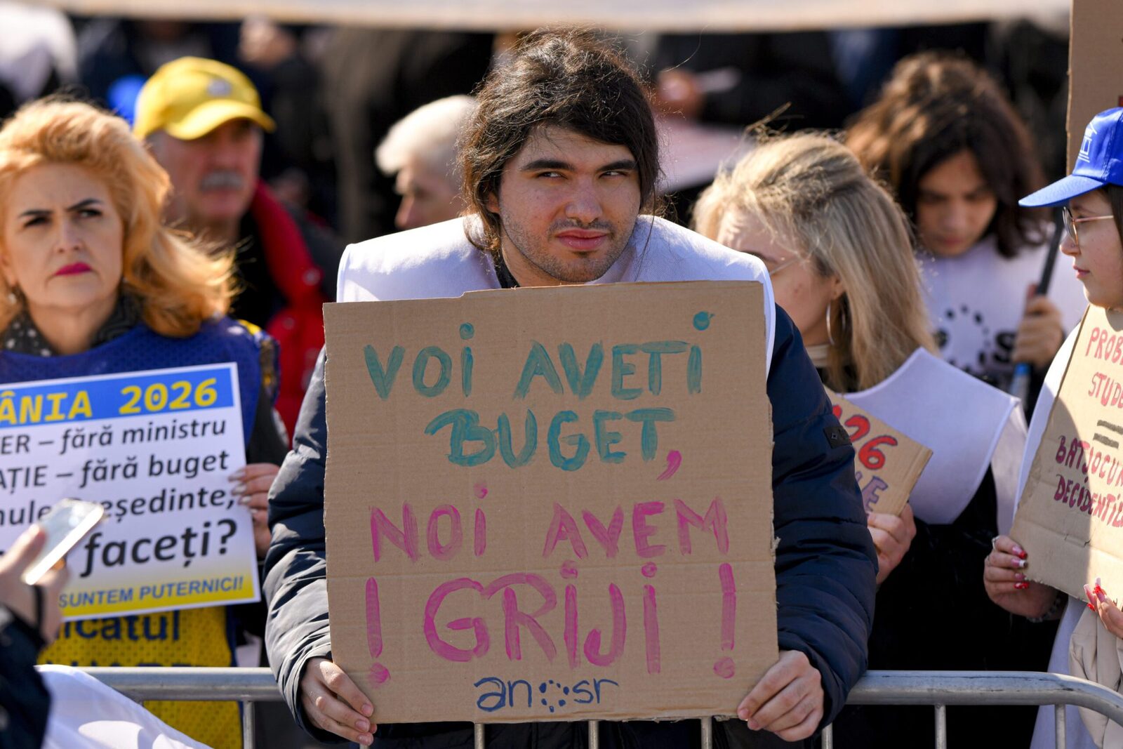 Sindicat Guvern: Bolojan atacă criza energetică