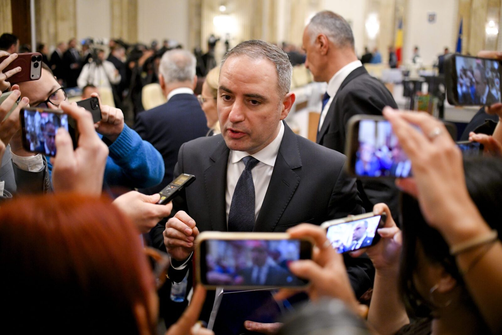 România vrea guvern stabil acum