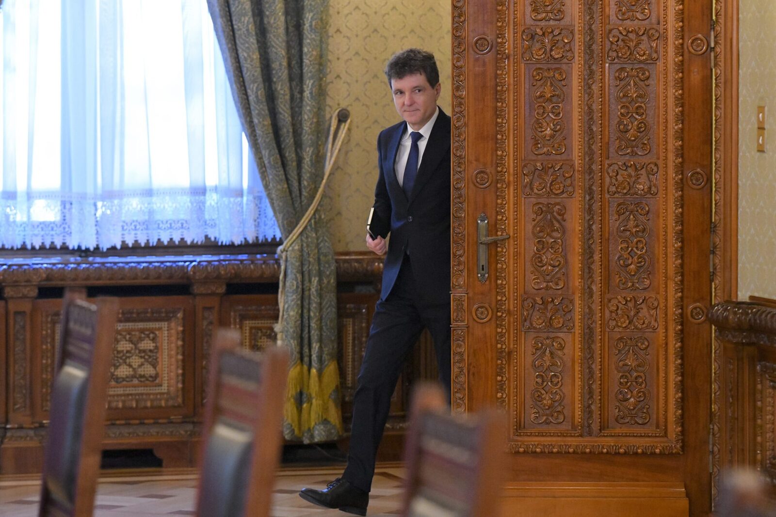 Cotroceni: Eșec la salarizare, România riscă 770 mil. Euro